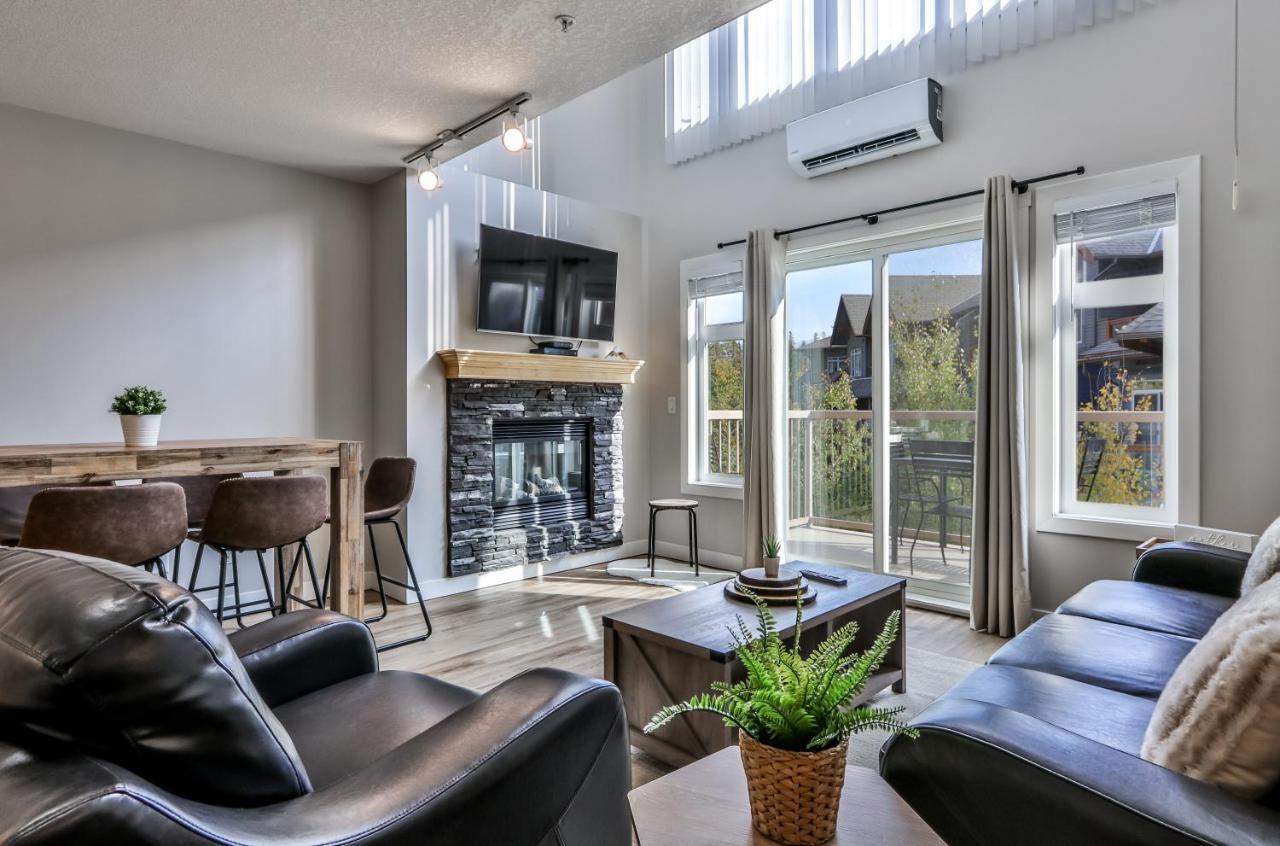 Charming 1 Bdrm Plus Loft With Views Managed By Little Sister Getaways Canmore Zewnętrze zdjęcie