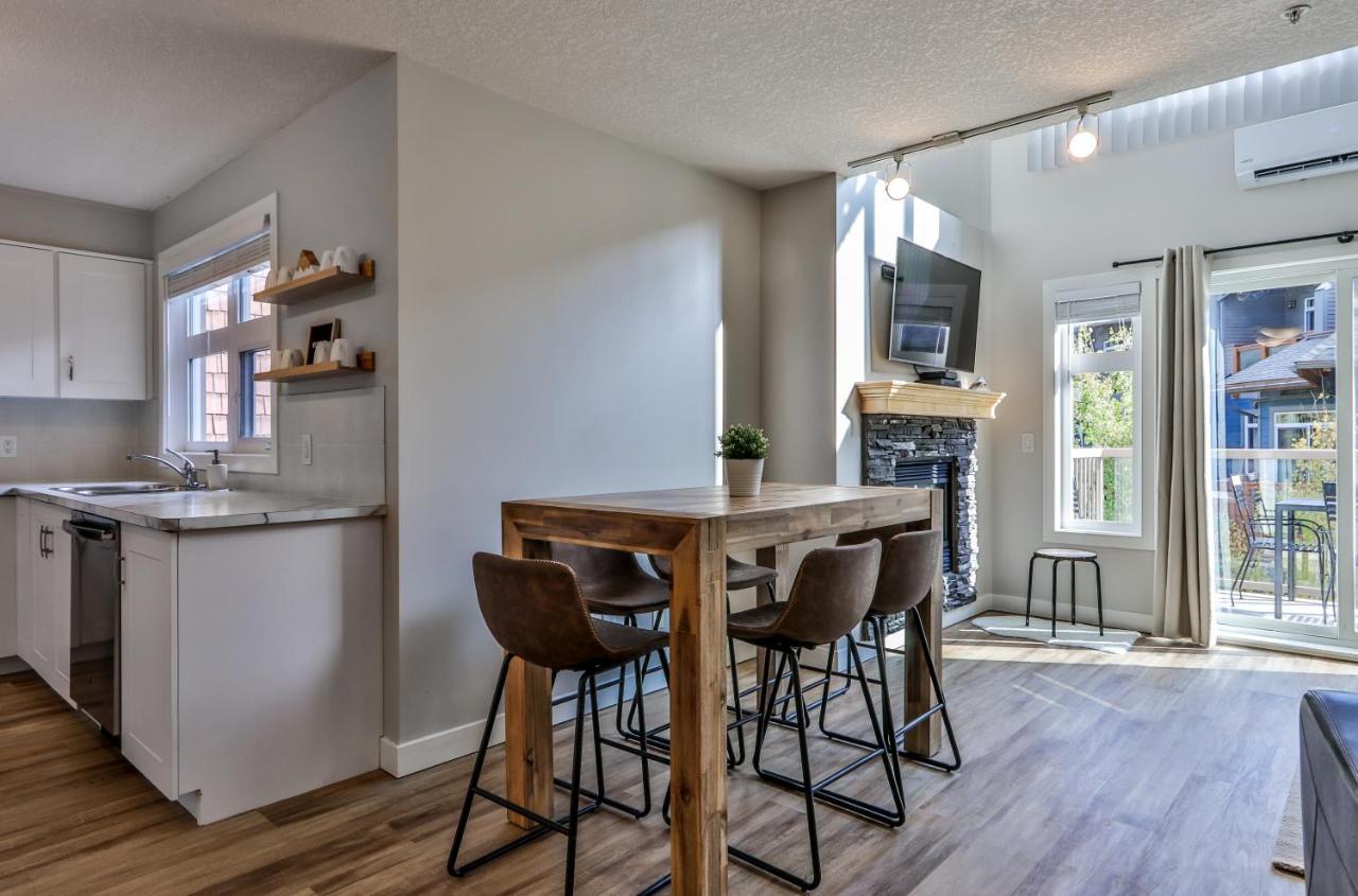 Charming 1 Bdrm Plus Loft With Views Managed By Little Sister Getaways Canmore Zewnętrze zdjęcie