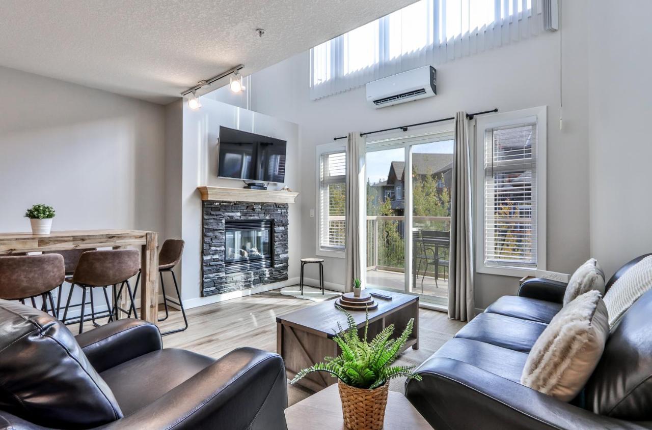 Charming 1 Bdrm Plus Loft With Views Managed By Little Sister Getaways Canmore Zewnętrze zdjęcie