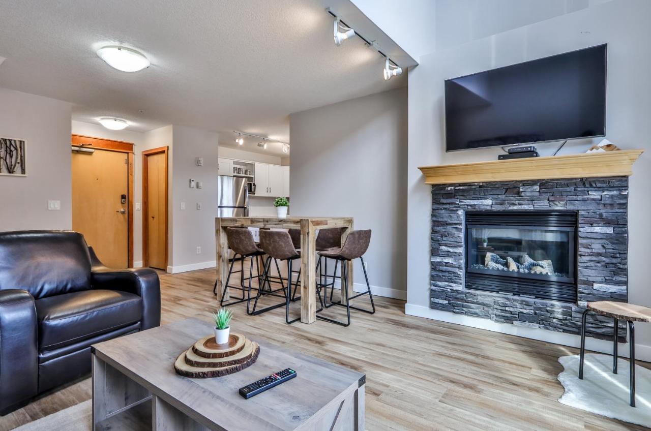 Charming 1 Bdrm Plus Loft With Views Managed By Little Sister Getaways Canmore Zewnętrze zdjęcie