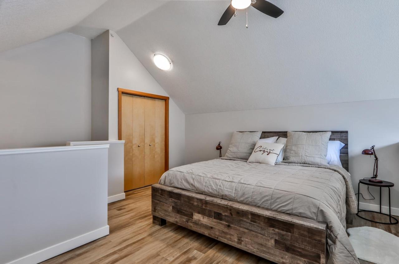 Charming 1 Bdrm Plus Loft With Views Managed By Little Sister Getaways Canmore Zewnętrze zdjęcie