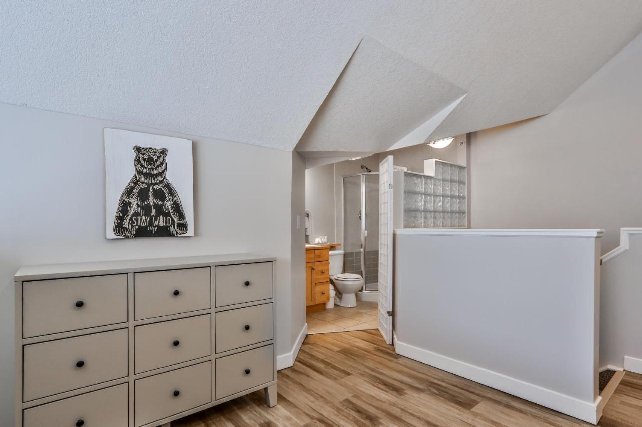 Charming 1 Bdrm Plus Loft With Views Managed By Little Sister Getaways Canmore Zewnętrze zdjęcie