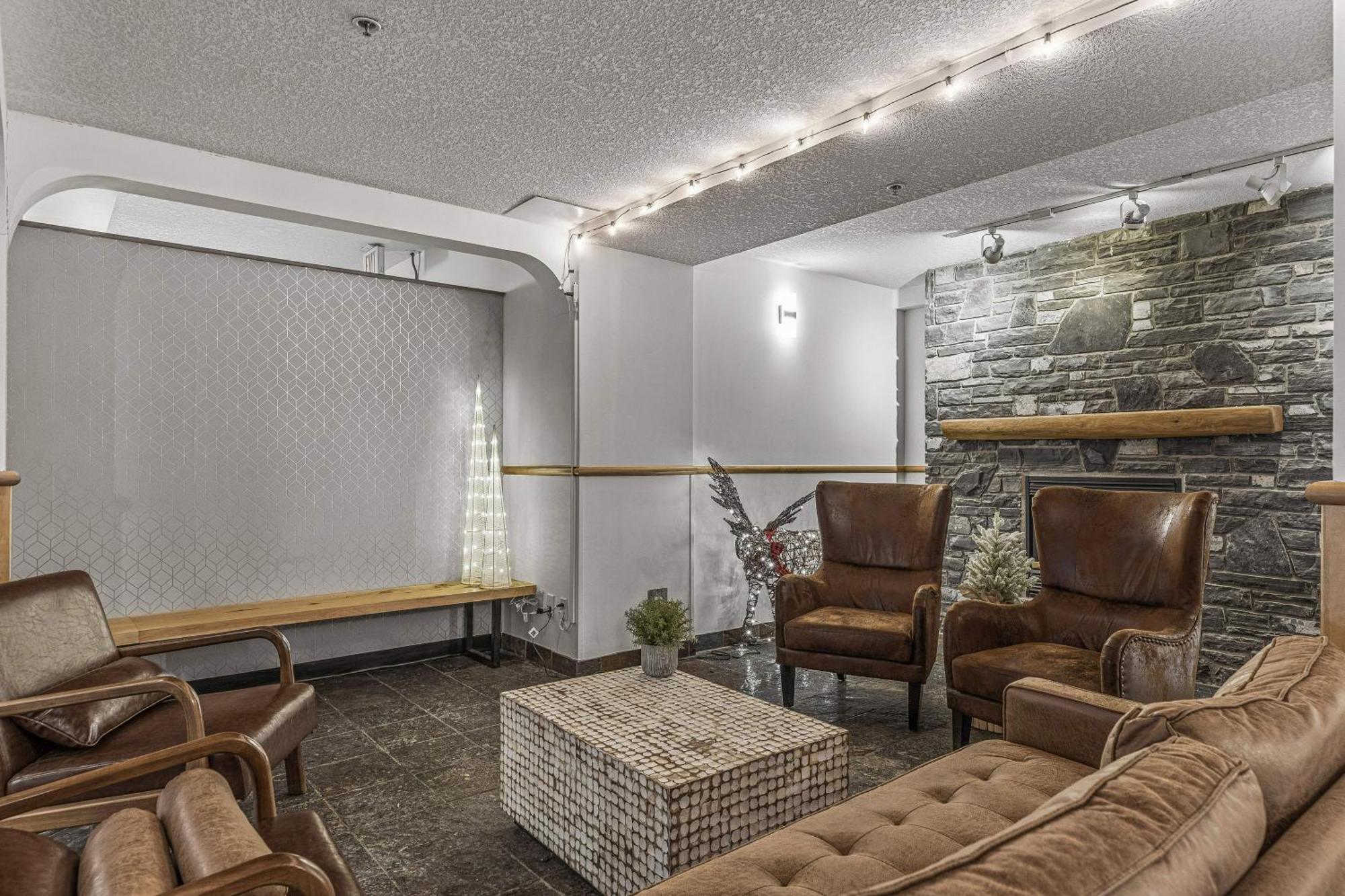 Charming 1 Bdrm Plus Loft With Views Managed By Little Sister Getaways Canmore Zewnętrze zdjęcie