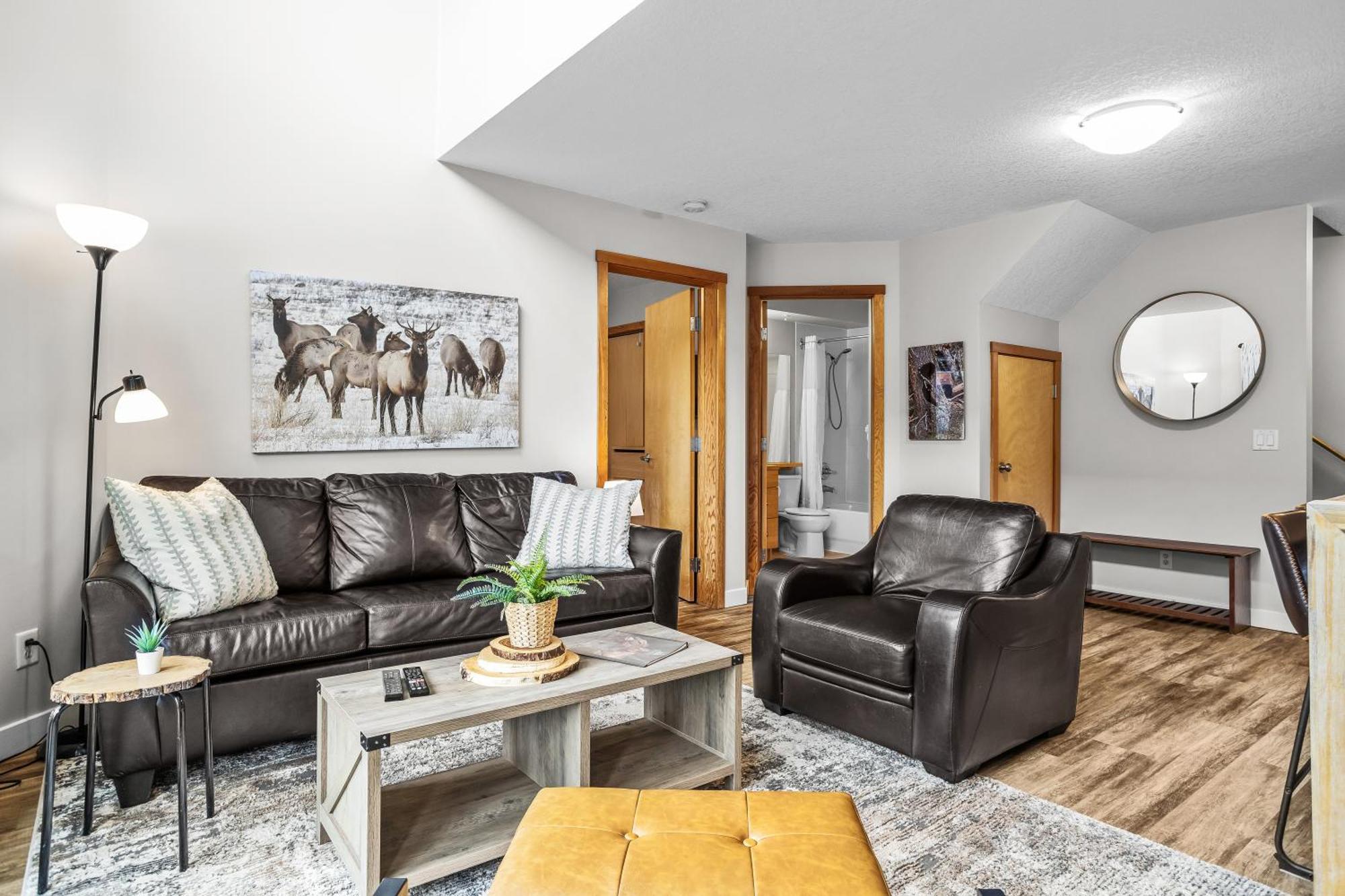 Charming 1 Bdrm Plus Loft With Views Managed By Little Sister Getaways Canmore Zewnętrze zdjęcie